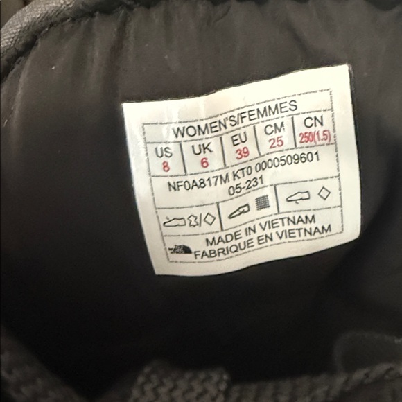 The North Face Black Halseigh Thermoball Waterproof Boot - Picture 5 of 7